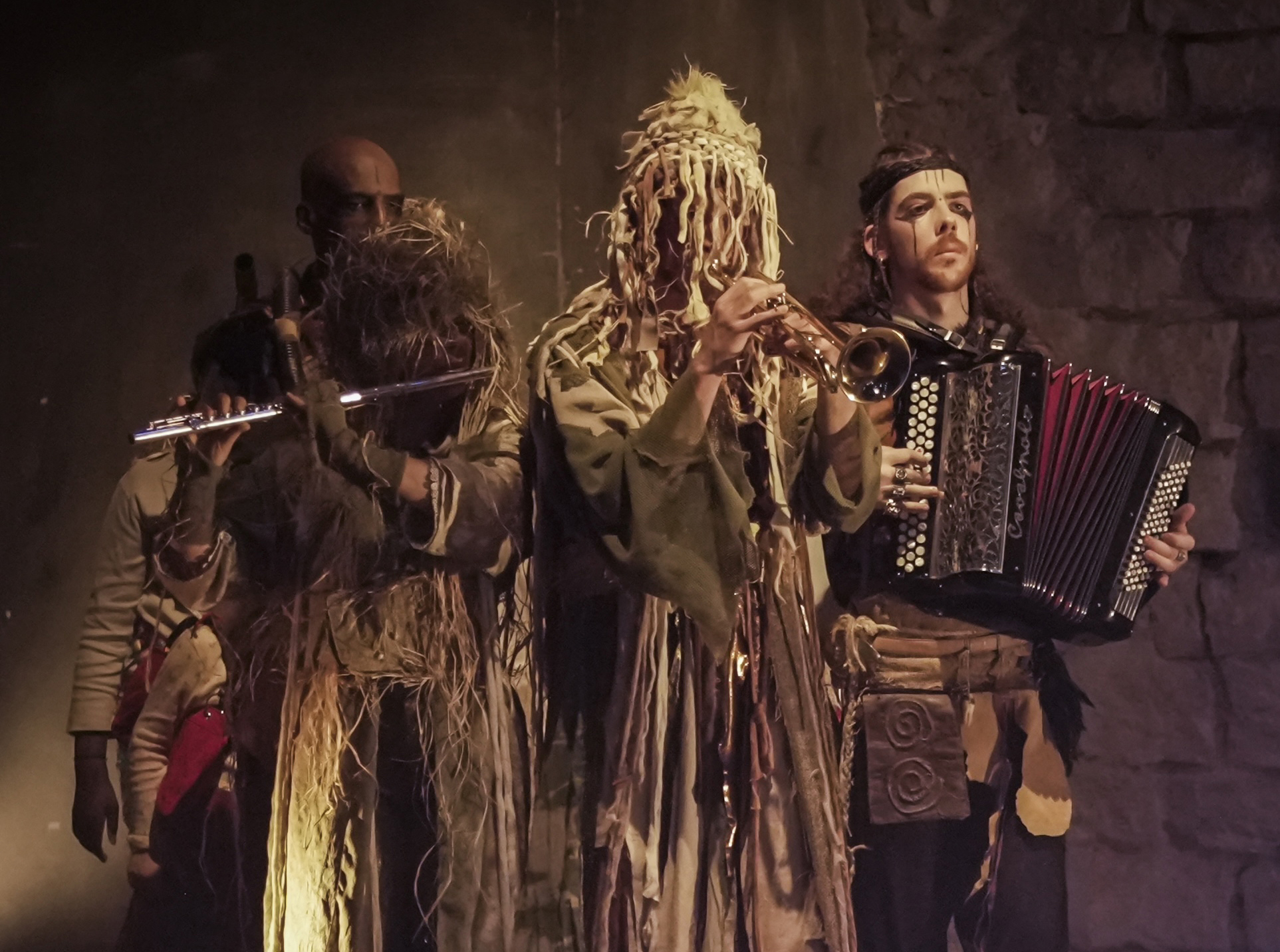 SONGE – Mythe surgi du chaos